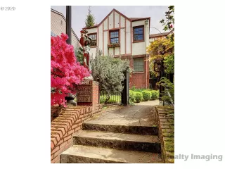Photo #2: 20354317 Listing
