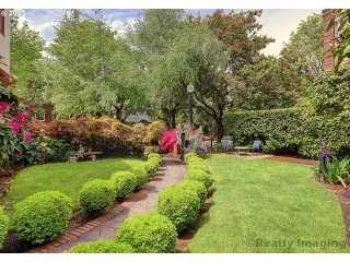 Photo #4: 20354317 Listing