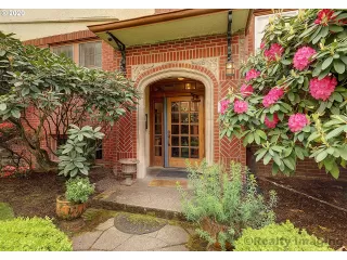 Photo #5: 20354317 Listing
