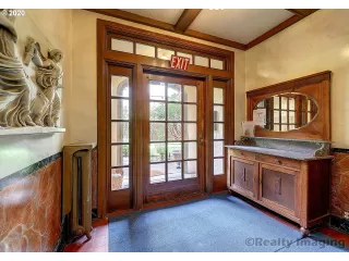 Photo #6: 20354317 Listing