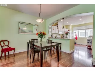 Photo #2: 20354923 Listing