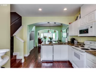 Photo #6: 20354923 Listing