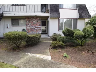 More Details about MLS # 20354969 : 18435 NE GLISAN ST 22