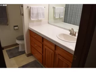 Photo #6: 20354969 Listing