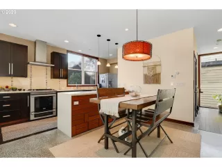 Photo #4: 20355121 Listing