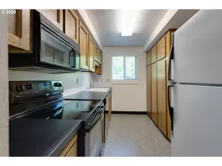 Photo #4: 20355136 Listing