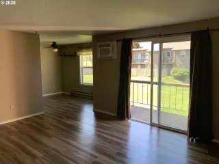 Photo #5: 20355482 Listing