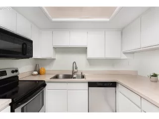 Photo #6: 20355724 Listing