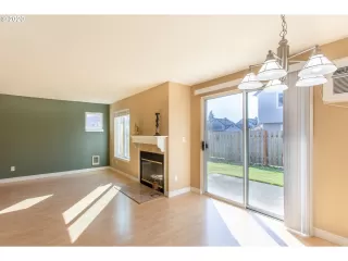 Photo #6: 20356056 Listing