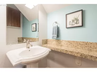 Photo #1: 20356131 Listing 