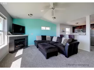 Photo #4: 20356837 Listing