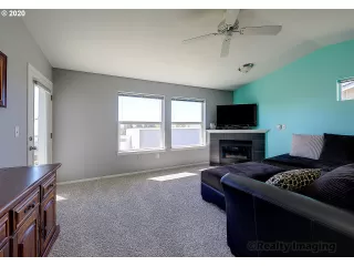 Photo #5: 20356837 Listing