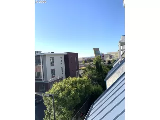 Photo #1: 20357113 Listing 