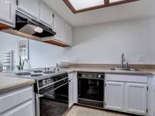 Photo #4: 20357113 Listing 