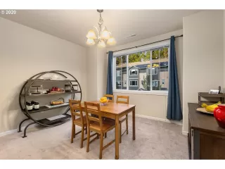 Photo #2: 20357452 Listing 