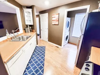 Photo #2: 20357941 Listing