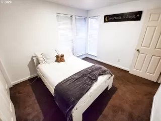 Photo #5: 20357941 Listing