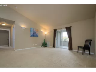 Photo #6: 20358582 Listing