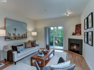 Photo #4: 20359028 Listing