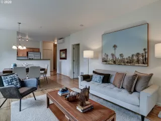 Photo #5: 20359028 Listing