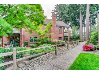 Photo #1: 20359177 Listing 