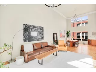 Photo #3: 20359407 Listing