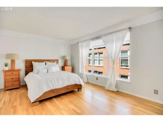 Photo #6: 20359407 Listing