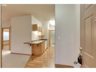 Photo #2: 20359915 Listing