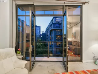 Photo #1: 20360179 Listing 