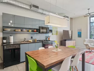 Photo #4: 20360179 Listing 