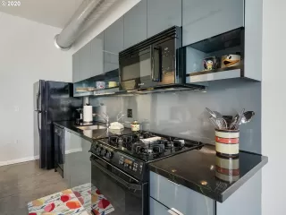 Photo #6: 20360179 Listing 