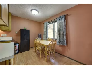Photo #4: 20360464 Listing