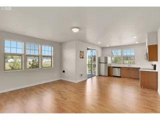 Photo #3: 20360957 Listing