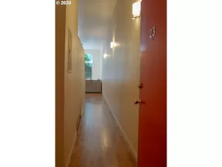 Photo #6: 20361141 Listing