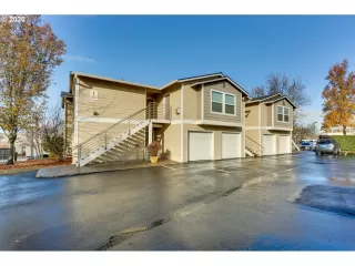 Photo #2: 20361491 Listing