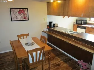 Photo #5: 20361751 Listing