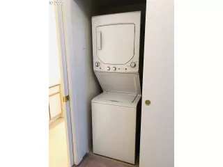 Photo #4: 20362209 Listing