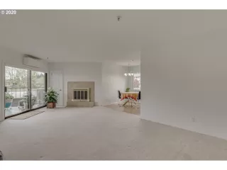 Photo #5: 20362210 Listing