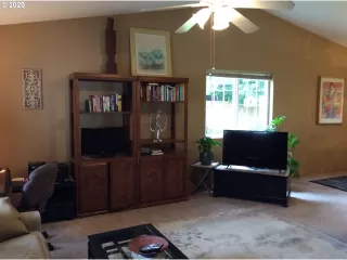 Photo #6: 20363923 Listing