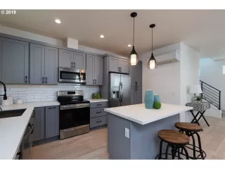 Photo #4: 20364048 Listing