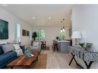 Photo #6: 20364048 Listing