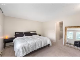 Photo #4: 20364195 Listing