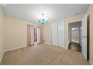 Photo #2: 20365768 Listing