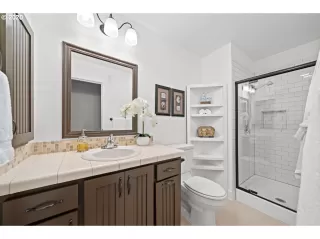 Photo #4: 20365768 Listing