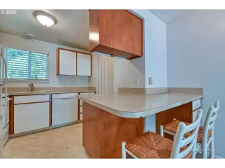 Photo #6: 20365849 Listing