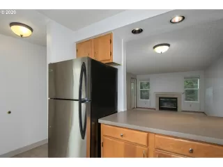 Photo #5: 20366273 Listing