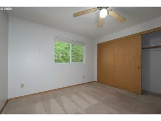 Photo #6: 20366273 Listing