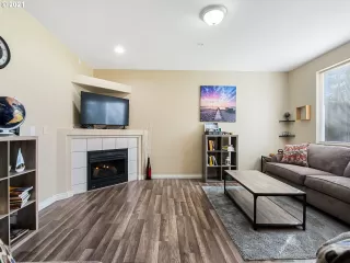 Photo #1: 20367012 Listing