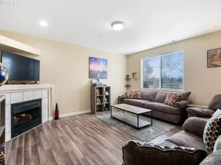 Photo #2: 20367012 Listing