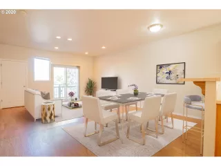 Photo #2: 20367294 Listing